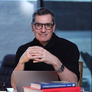 We're often asked about the percentage of actives in our formulations, Founder and Director of Research and Development, Richard Parker explains why more isn't necessarily better. And why the vehicle is just as important as the actives. Watch and learn! | Rationale