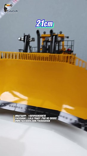 Did you ever wonder what sets the D10 and D11 bulldozers apart? 🤔💪 Here’s what you need to know, differences that make each one special! 🚜🔥 #D10 #D11 #Dozer #HydraulicBulldozer #RCConstruction #RCDozer #RCLife #RCWorld #ScaleModel #rc #HeavyEquipment #RCAddict #construction #ConstructionRC #Toucanhobby #Lulu #RCChick | Toucanhobby RC Model