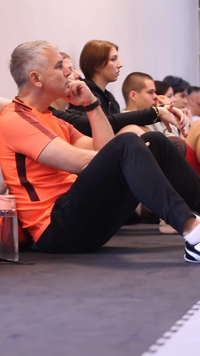 Silový a kondiční trénink trochu jinak  Pod vedením Martina Šetelíka jsme v neděli nahlédli do toho, jak využít kondiční a silové prvky v tréninku karate. Naši trenéři a asistenti si odnesli spoustu inspirace, jak dětem předávat správné pohybové návyky – hravou, bezpečnou a zdravou formou. Do tréninků tak přidáme víc síly, stability i zábavy  | Karate Vision | Facebook