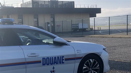 Hommes d’affaires, familles princières… qui transite par l’aéroport d’Annecy et quels sont les contrôles ?