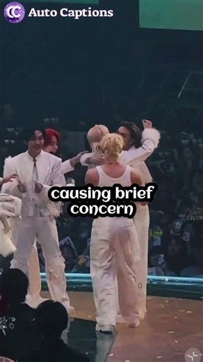 Hyunjin lost his Cartier earring and Felix found it #straykids #Felix #hyunjin #fyp #sbsgayodaejun