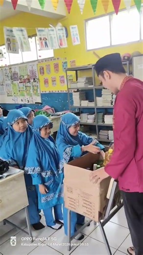 💕berbagai bingkisan ke pak guru SD Hambalang 05 💕