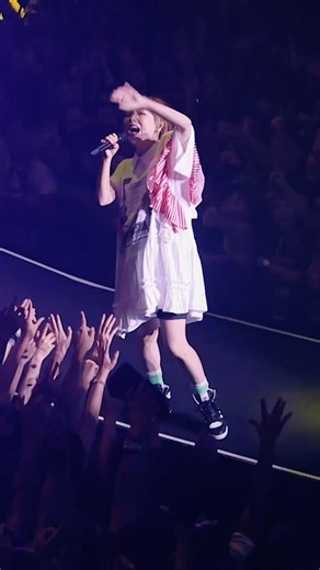テトラポット登っててっぺん先睨んで宇宙に靴飛ばそう #aiko #ボーイフレンド #LLR7