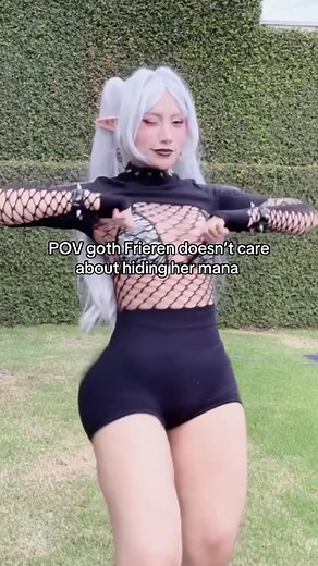 Exploring Goth Cosplay Trends with Frieren