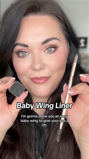 247K views · 3K reactions | Baby wing liner tutorial  for a lift  Say “info” below for  to products used #greenbaymakeupartist #makeupforbeginners #wingedeyeliner #EyelinerTutorial | Stephanie VanStraten | Facebook