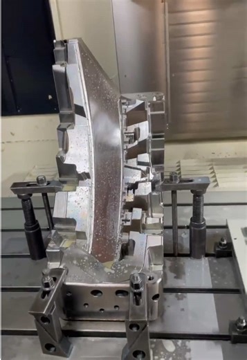 BF-1613V for mold machining, choose Baofeng. 🥰Gia công khuôn mẫu, chọn Baofeng.#khuôn #baofengcnc #giacongcokhi #cncmachining #cnc