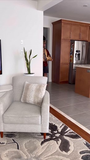 380K views · 1.6K reactions | The book nook stump 蝹. Carving this was fun. Now I want to make one with shelves cut into it . Follow along for the coolest stumps on IG. | thestumpshop | Facebook