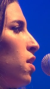 🎶 " And although my pride is not easy to disturb,You sent me flying when you kicked me to the curb" 🎶 'You Sent Me Flying', live at V Festival in 2004. It was the second track from Frank and still remains a firm fan favourite from the album 🩷 | Amy Winehouse