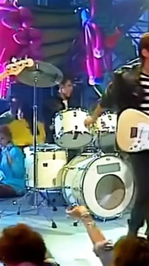 Cutting Crew - (I Just) Died In Your Arms | Live 1986 | Discoring"