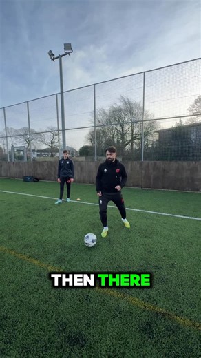 Jack Hunter on Instagram: "RW / LW ⚽️➕ Receiving a switch of play. First touch forward. #playersplus"