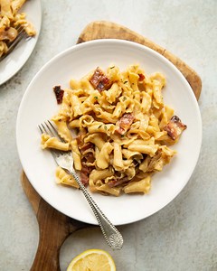 Brie Pasta (with bacon & caramelized onions!)