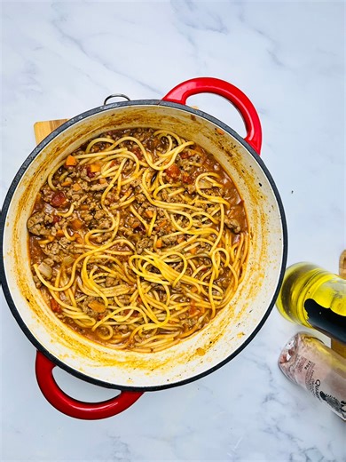 207 reactions · 15 comments | 10 days one pot meal series. Day 1:one pot spaghetti bolognese | Tsiko Cooks | Facebook