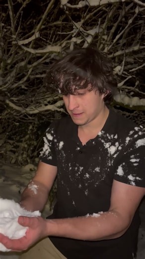 MY MORNING ROUTINE WINTER EDITION #funny #comedy #helpmemakethismakesense #snow