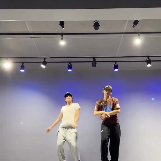 Root Choreography Featuring Yumeki: Dance Performance