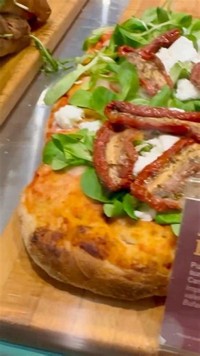 Pizza & Coffee @ Venice Airport #pizza #cafe #venice