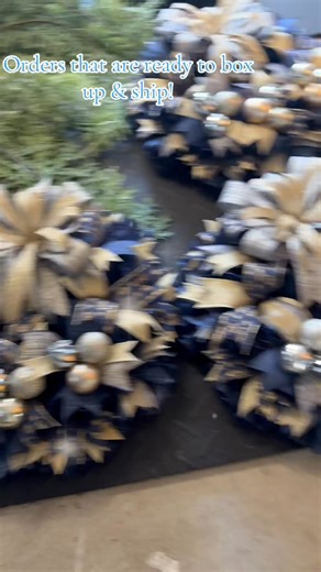 Filling orders! I’m a busy elf already! 🌲🎅🏻 | ADOORable Doors