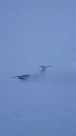 🇷🇺 Russian Il-76 landing at Novaya Zemlya military base in Arctic. Russia hold 53% of Arctic region which is rich of oil and gas reserves. | Russia,Iran,China and North Korea Military Alliance