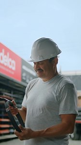Los que saben, saben que Adelca tiene techos, tubos, perfiles, varillas y más materiales de la mejor calidad. | Adelca