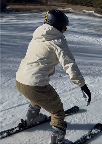 Snowboarding Adventures: Thrilling Fun on the Slopes