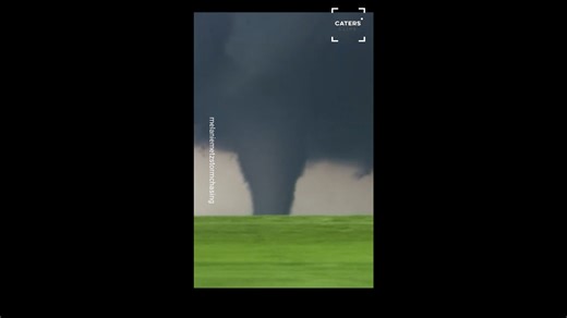 Chasing Powerful EF-4 Tornado Near Salina in Kansas