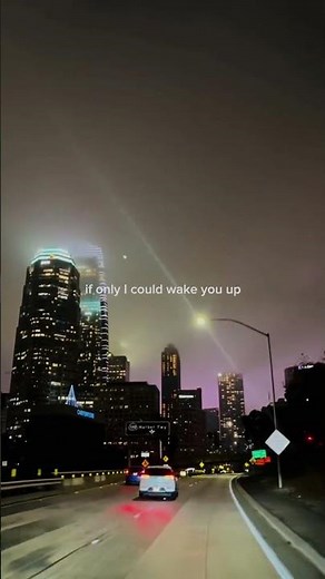 Lewis Capaldi - Hold Me While You Wait (lyrics) #lyrics #musicshorts #holdmewhileyouwait