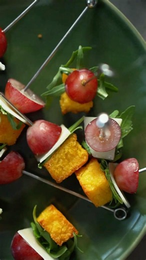 Der perfekte Fingerfood-Snack: Knusprige Parmesan-Polenta 🇮🇹 | So isst Italien Rezepte