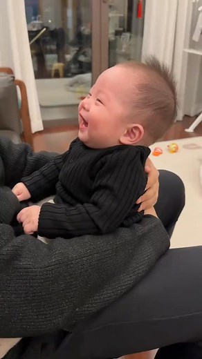 So happy 😀 #goodmood #baby #fyp #babylife #babycute #cutebabies #babygirl #babyboy #lovelybaby #babylovers #reelsvideo #cutelittlebaby #babytime #cutebaby #littlebabies #cutebabies | Cute little baby