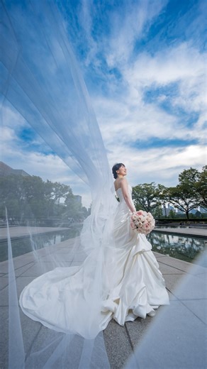 写真家 右近倫太郎- Photographer🇯🇵 | 新郎とのロングベールショット共同作業✨ 一緒に新婦の最高のショットを作り出す！！ #プレ花 #プレ花嫁 #前撮り #結婚式 #東京駅前撮り | Instagram