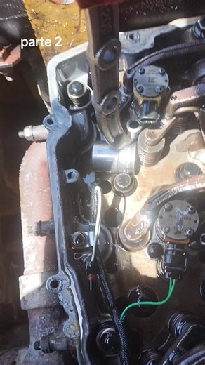 Instalación del inyector en motor C9 - Parte 2