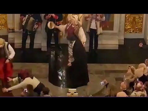 Бесовщина в храмах марш у алтаря пляски у икон Пасха в сопредельном государстве