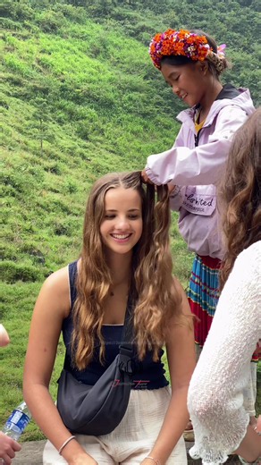 The kids are making hair for pretty girls in Tham Ma pass #beautiful #hagiangloop #prettygirls #girls #planttodaygreentomorrow