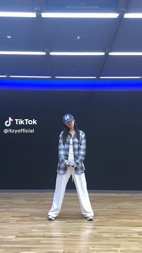 Riding on the Algorhythm with ITZY's Yeji | Dance Cover