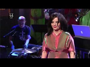 Björk - Wanderlust 2007 SNL Part 1