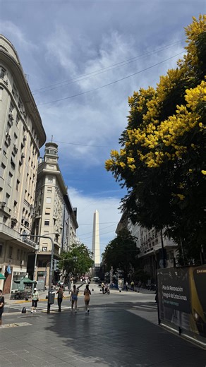 Claudio Zapata Ftb on Instagram: "Un mes en Argentina, y todavía me cuesta procesarlo. Acá la comida es mi excusa favorita, la familia es mi refugio y el tiempo… bueno el tiempo vuela… Pero se toma su tiempo los domingos, Song @lilbabygrand #argentina #volveracasa #familia #travelwithsoul #photography"