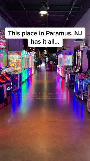 Humdingers in Paramus, NJ has tons of fun all under one roof! Bowling, food, batting cages, a laser maze, arcade games, & VR games 🥳🎳🕹️ See Ya’ Soon! #humdingersnj #newjersey #njtok #paramusnj #northjersey #arcade