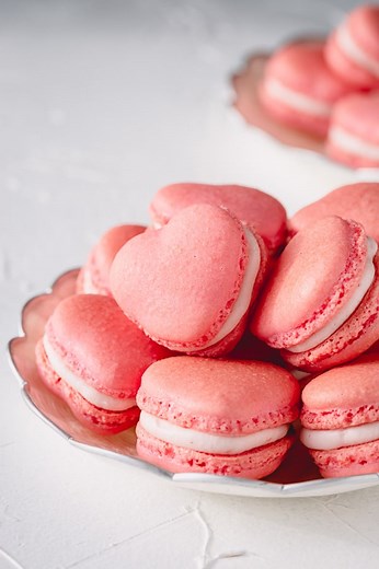 Strawberry Macarons (new & improved recipe)