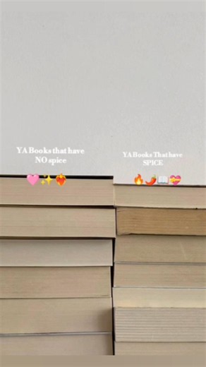 BOOKS ✨📚 with SPICE vs NO spice.#booktube #booktok #bookrecs#bookish#romancebooks #fantasybooks #ya