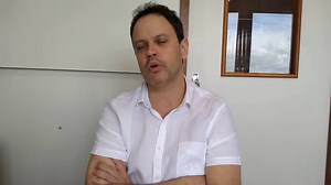 331K views · 5.3K reactions | Médico tem covid-19 se recupera e volta ao trabalho O médico Marley Ribeiro Feitosa foi um dos primeiros profissionais de saúde a ter a covid-19. Recuperado, ele já esta de volta ao trabalho e fala sobre a doença que provocou febre, coriza e dores fortes no corpo. | Hospital das Clínicas da Faculdade de Medicina de Ribeirão Preto - USP | Facebook