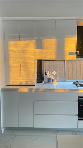 Minakshi Gajera on Instagram: "Turmeric stains are notorious for being stubborn, but with the right technique, you can effectively remove them from your Caesarstone benchtop without causing damage. What You’ll Need: • Dish soap (mild, non-abrasive) • Baking soda • Warm water • Soft cloth or sponge • A small bowl for mixing • Paper towels or a clean dry cloth Step-by-Step Guide: 1. Act Quickly (If Possible): • The sooner you can address the stain, the better. Turmeric stains are easier to remove 