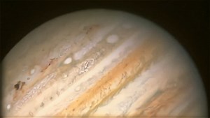 In July 1994, comet Shoemaker-Levy 9 collided with Jupiter—and the solar system held its breath. 🌌 Over the course of a week, fragments slammed into the giant planet’s atmosphere, creating towering plumes, visible scars, and releasing energy on par with millions of atomic bombs. Captured by Hubble, Galileo, and telescopes around the world, it remains one of the most dramatic cosmic events ever observed. 🎥 Watch the collision unfold in our new video! #SpaceExploration #AstronomyFans #CosmicEven
