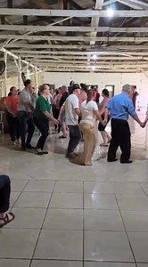 21K views · 307 reactions | A animada dança da polonese neste sábado (11/10) na comunidade de Barra do Mirim, no interior de Crissiumal, no evento 17ª Caminhada da Família Woiciechoski. A animação foi de Teco dos Teclados. O vídeo Rodrigo Bork. | Guia Crissiumal | Facebook