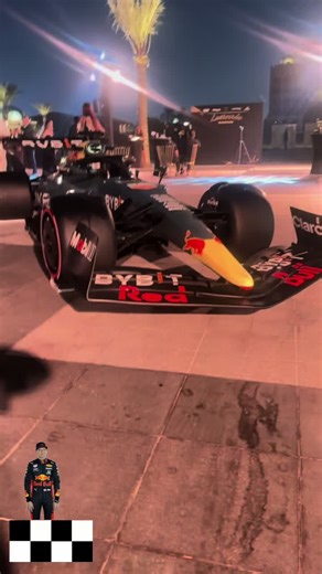 🌟 A Landmark Night at Emirates Palace 🌟 Art Gallery 27 Dubai proudly unveiled an extraordinary centerpiece last night: a full‑scale Formula 1 car artwork, showcased for one exclusive evening at the iconic Emirates Palace. This life‑size F1 sculpture is a rare fusion of artistic mastery and engineering precision—designed and created by international artists in exclusive collaboration with Art Gallery 27 Dubai. A statement piece crafted to captivate, built to dominate any space, and envisioned f