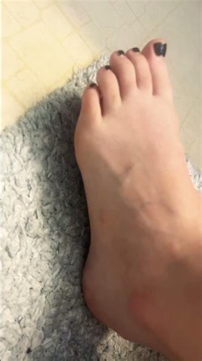 Young girl feet