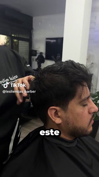 Cómo usar tijeras degrafiladoras en cortes de cabello