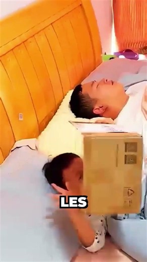 Ce Garçon Trouve Une Astuce Ingénieuse Pour Éviter Les Moustiques !😱🦟🛏️