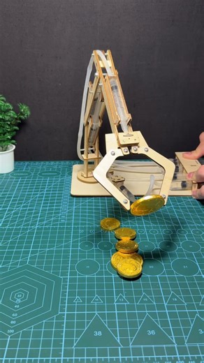 Yuri Ostr on Instagram: "✅How to make Hydraulic Robotic Arm #diy #shorts #project #tech"