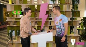 28K views · 436 reactions | ⚔️ Tõeline Telolahing ⚔️ Vastamisi astuvad iPhone 11 64 GB 朗 & Samsung Galaxy Note 10+ 256 GB  Anna meile teada kumb telefon sinu arvates lahingu võitis ja võid saada ta endale! Võitja kuulutame välja juba sel pühapäeval, 10.novembril kell 18 siin samas postituse all  ⚡️ Välkmüügist saad endale uskumatu hinnaga telo valida https://tele2.ee/valkmuuk | Tele2 Eesti | Facebook