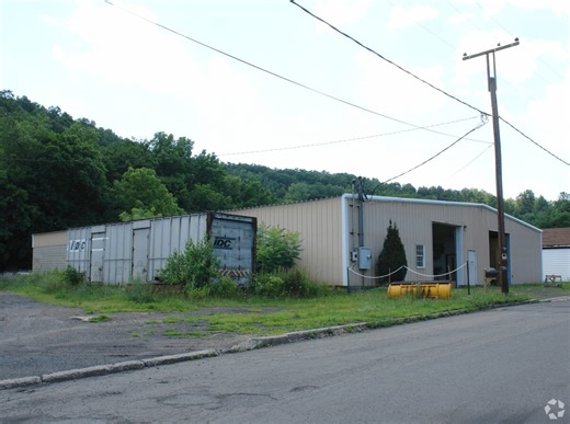 729 S 5th St, Coal Township, PA 17866 - Stanson Kitchen & Vanities | LoopNet