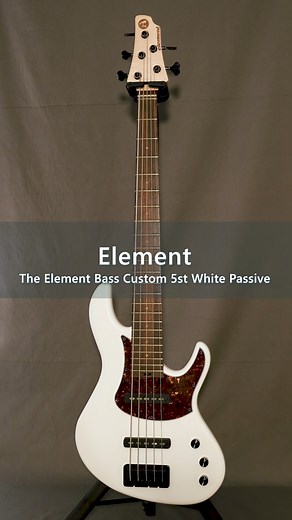 【Sound Demo】Element / The Element Bass Custom 5st White Passive 【new】Element / The Element Bass Custom 5st White Passive 3.860kg #238 $4,894.00 ✈️International shipping available – for free! 🛍️Shopping URL is in our bio. 🫱@geek_in_box You can contact us via DM or email. email info@bassick.jp #geekinbox #gibbasstagram #bass #bassguitar #bassplayer #basslife #bassgear #instabass #musician #basslove #lowendnation #bassporn #bassgram #basscollection #bassshop | Geek IN Box