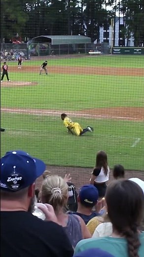 Savannah Bananas dancing first base coach #shorts